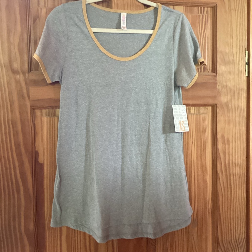 LuLaRoe Classic tee in heathered gray with gold trim